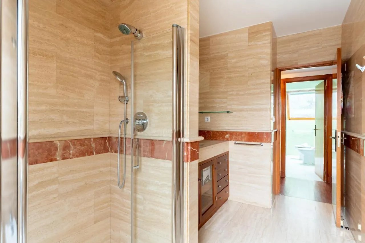 Holi-Rent Colina Blanca Villa Camas Holiday home