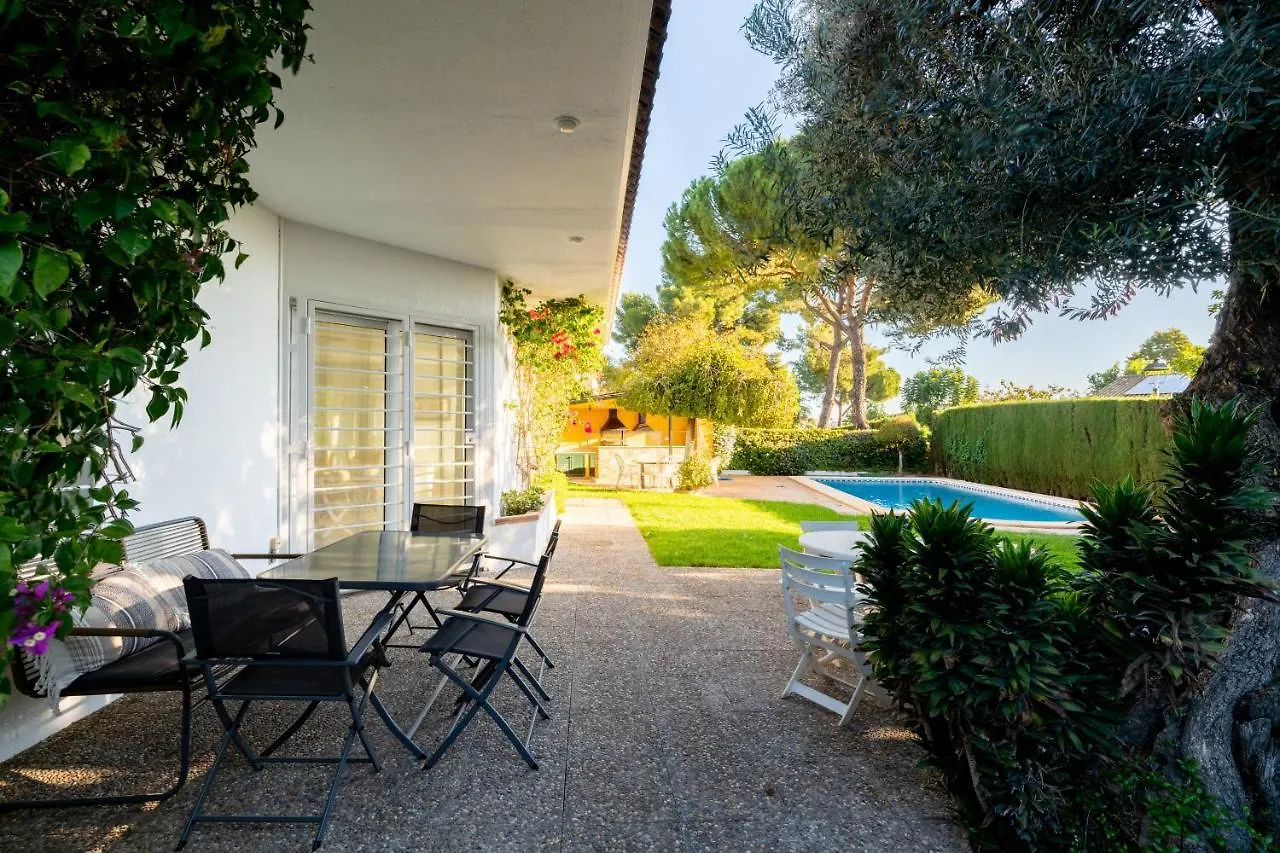 Holi-Rent Colina Blanca Villa Camas 0*,  Spain