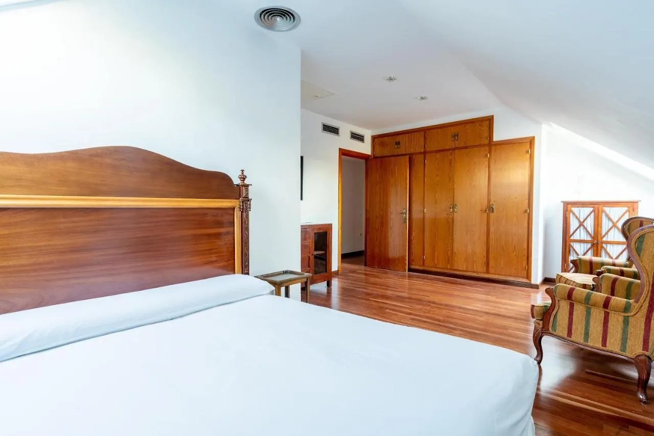 Holi-Rent Colina Blanca Villa Camas Spain