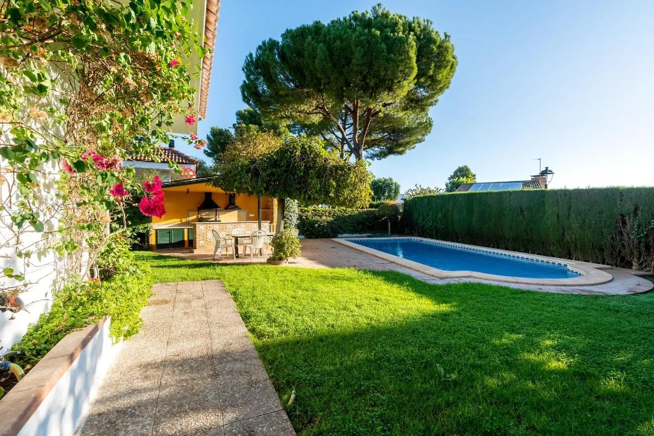 Holi-Rent Colina Blanca Villa Camas Holiday home